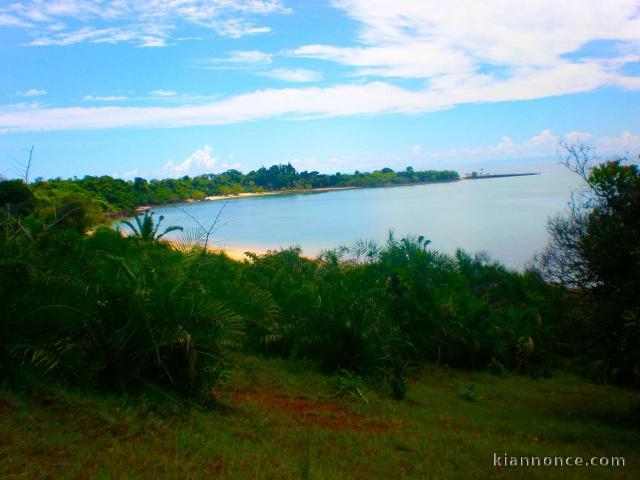  VENDS PLAGE A MADAGASCAR