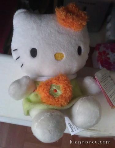 Peluche Hello-Kitty de collection.