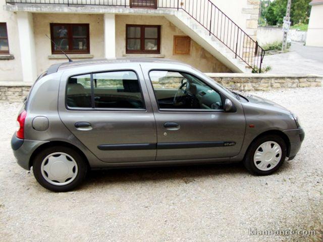 Renault Clio II à donner 