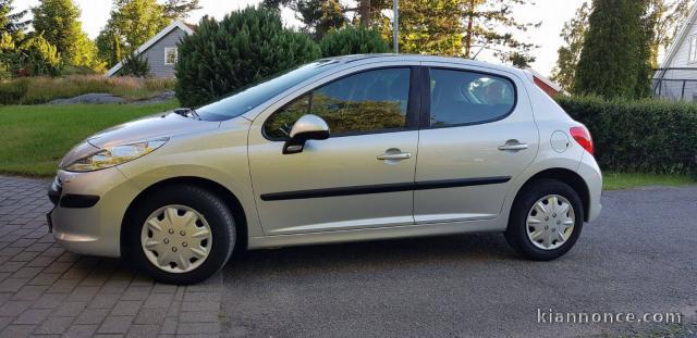  Peugeot 207 année 2008