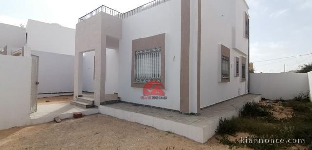 LOCATION ANNUELLE D UNE VILLA NEUVE VIDE A HOUMT SOUK DJERBA