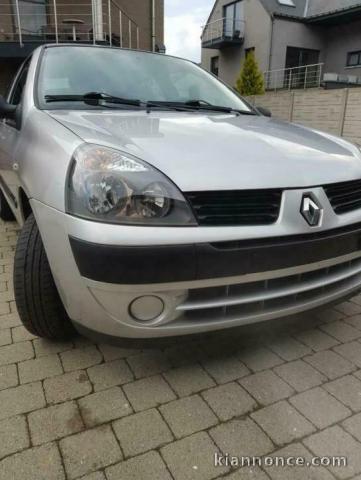 Renault Clio 1.2i 80000km année 2006