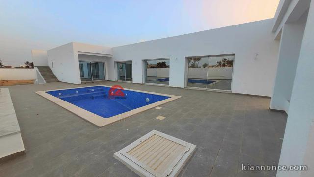  VILLA NEUVE À HOUMT SOUK DJERBA - RÉF V680