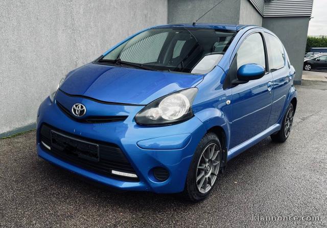 Toyota Aygo 2013 automatique essence