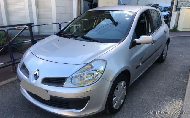 Renault Clio III 1.4 16V 100 Pack Authentique